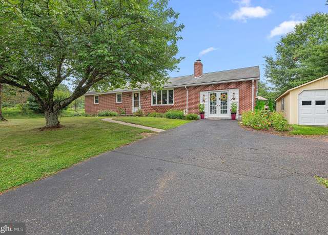 Property at 2203 E Buck Rd, Pennsburg, PA 18073, 2 beds, 1.5 baths