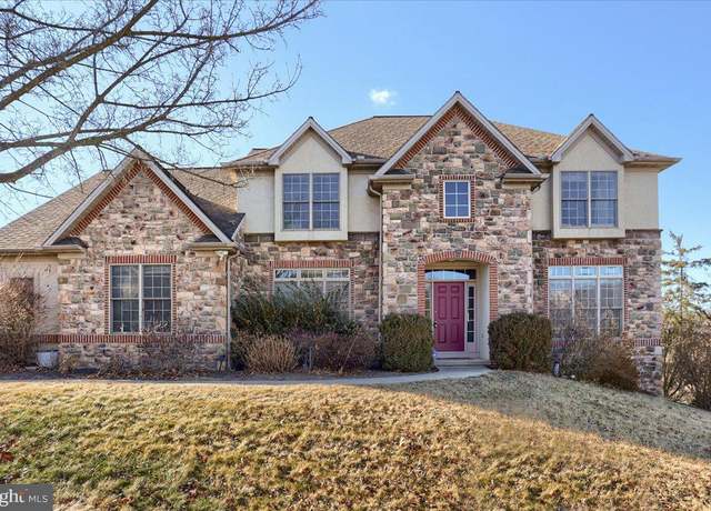 Property at 704 Goddard Dr, York, PA 17402, 5 beds, 3.5 baths