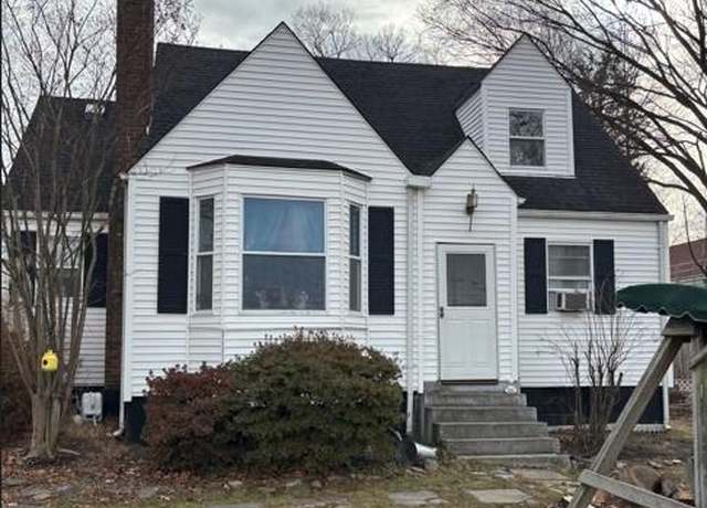 Property at 13346 Regal Crest Dr, Clifton, VA 20124, 4 beds, 2 baths