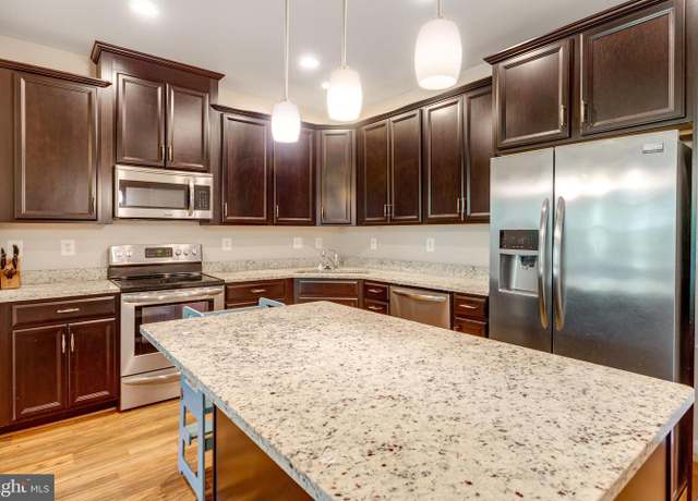 Property at 14768 Malloy Ct, Woodbridge, VA 22191, 3 beds, 2.5 baths