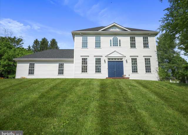 Property at 526 Colston Dr, Falling Waters, WV 25419, 3 beds, 2.5 baths