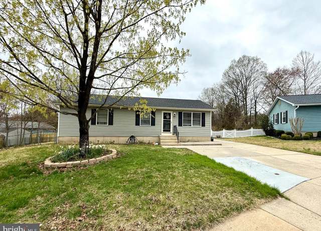 Property at 12 Locke Ct, Newark, DE 19702, 3 beds, 1.5 baths