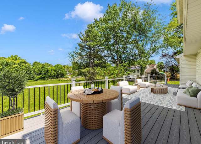Property at 13 Ridge Heights Ct, Gaithersburg, MD 20879, 4 beds, 3.5 baths