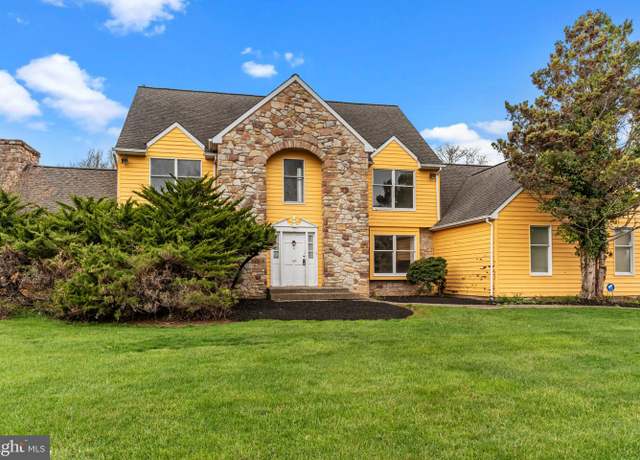 Property at 29 Foxcroft Dr, Princeton, NJ 08540, 4 beds, 3 baths