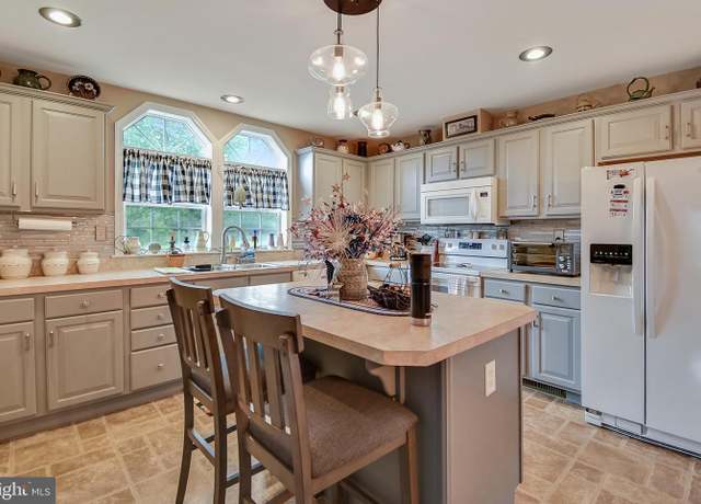 Property at 173 Random Rd, Douglassville, PA 19518, 2 beds, 2 baths