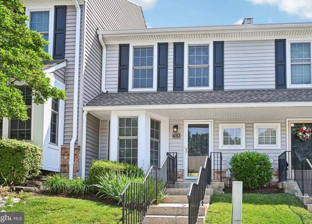 Property at 450 Hartford Sq #7, West Chester, PA 19380, 3 beds, 2.5 baths