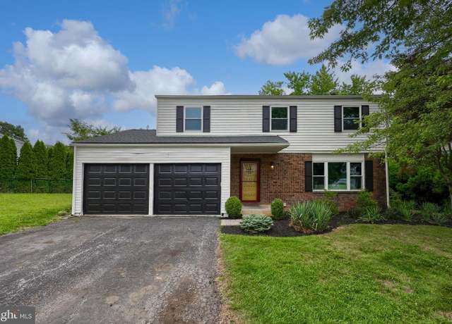 Property at 728 Blue Jay Rd, Harrisburg, PA 17111, 4 beds, 2.5 baths