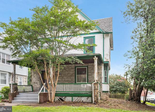 Property at 29 N Maple Ave, Lansdowne, PA 19050, 5 beds, 1.5 baths