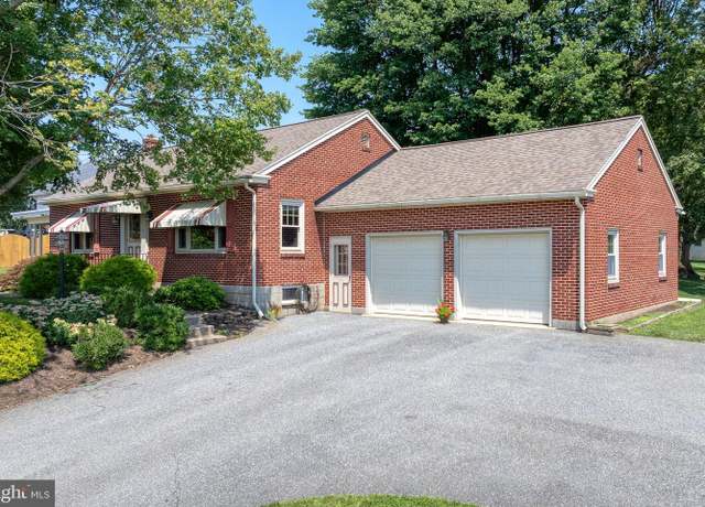 Property at 3 Newswanger Rd, Lancaster, PA 17603, 3 beds, 1 bath