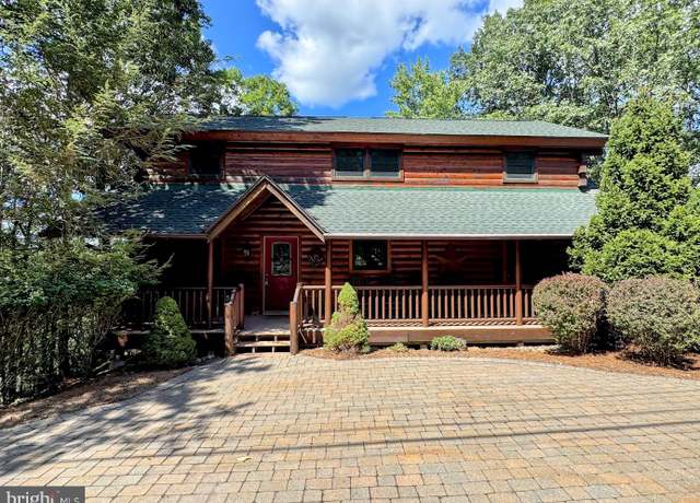Property at 114 S Summit Rd, Hazleton, PA 18202, 4 beds, 3.5 baths