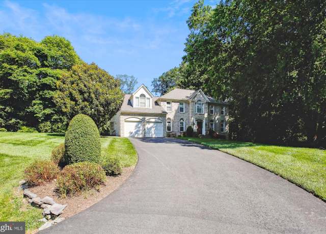 Property at 12020 Hamden Ct, Oakton, VA 22124, 5 beds, 4.5 baths