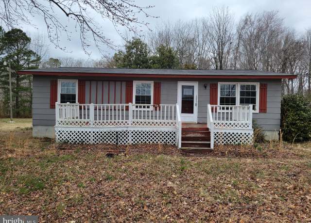 Property at 726 Courthouse Dr, Saluda, VA 23149, 3 beds, 1 bath