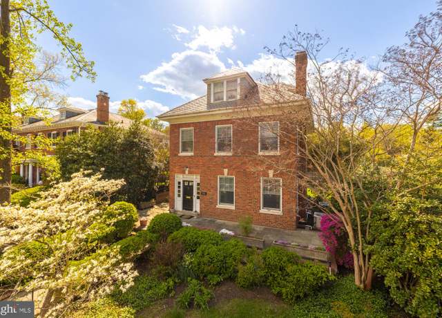 Property at 3014 32nd St NW, Washington, DC 20008, 5 beds, 4.5 baths