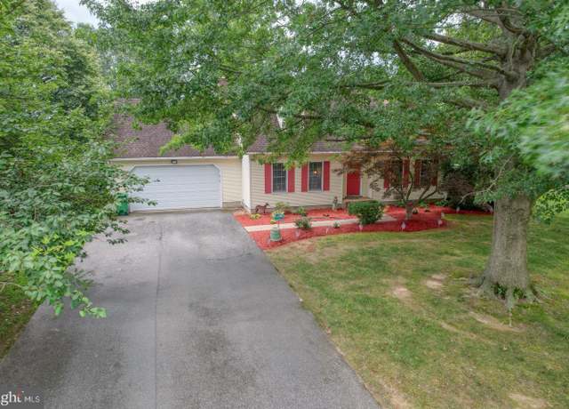 Property at 28 Howe Dr, Dover, DE 19901, 4 beds, 3 baths
