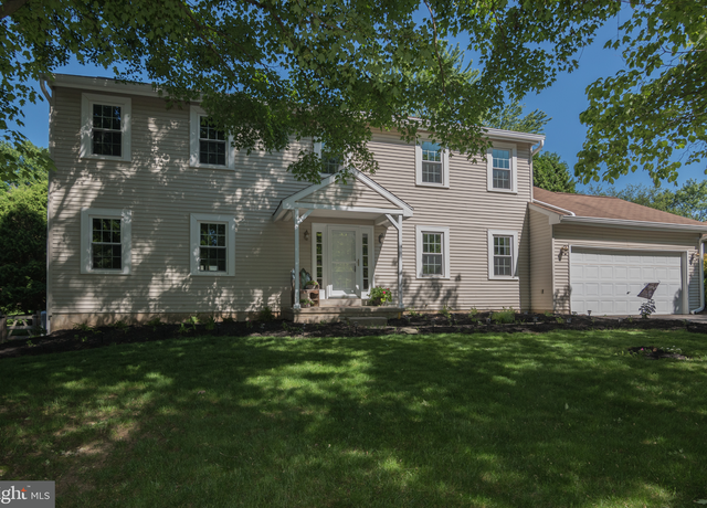 Property at 9 Paddington Ct, Hockessin, DE 19707, 4 beds, 2.5 baths