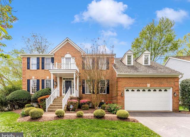 Property at 4 Citrus Grove Ct, Gaithersburg, MD 20878, 4 beds, 4.5 baths