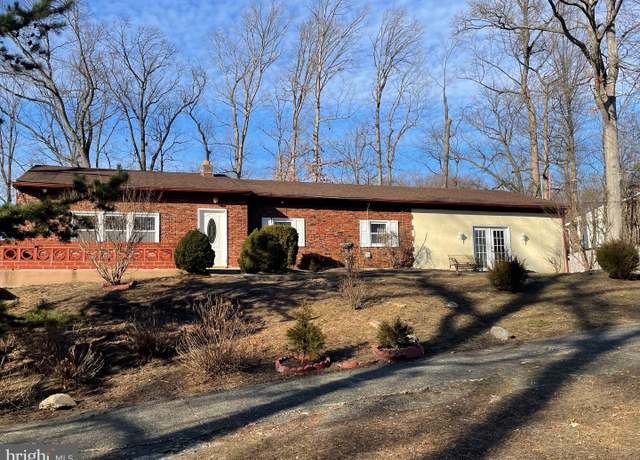 Property at 23 Summit Ave, Blackwood, NJ 08012, 6 beds, 3 baths