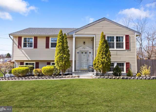 Property at 34 Overhill Rd, Stratford, NJ 08084, 4 beds, 1.5 baths