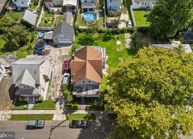 Property at 154 Linden Ave, Oaklyn, NJ 08107, 5 beds, 3 baths
