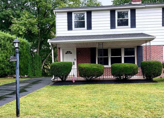 Property at 1424 Commonwealth Blvd, Reading, PA 19607, 3 beds, 1.5 baths