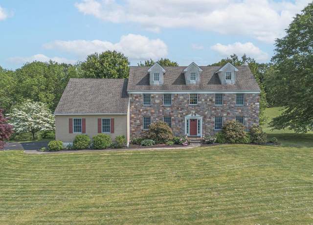 Property at 104 Gallows Run Rd, Riegelsville, PA 18077, 4 beds, 3.5 baths