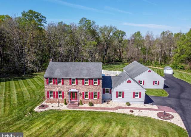 Property at 5 Karnik Ct, Lincoln University, PA 19352, 4 beds, 3 baths