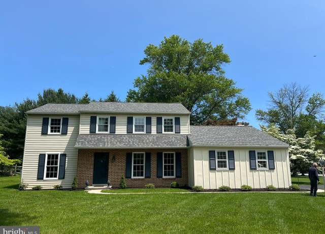 Property at 7 Foxcroft Dr, Downingtown, PA 19335, 4 beds, 2.5 baths