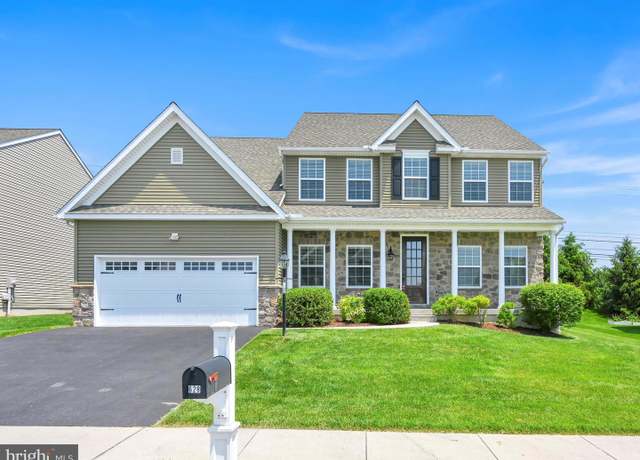 Property at 628 Warminster Ln, Lititz, PA 17543, 4 beds, 2.5 baths