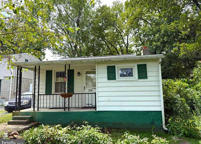 Property at 226 School Ln, Pottstown, PA 19464, 2 beds, 1 bath