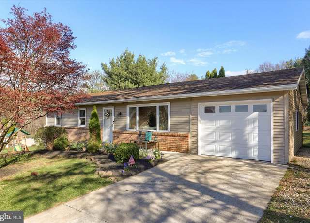 Property at 732 Capri Cir, Lewisberry, PA 17339, 4 beds, 2 baths