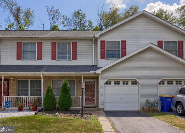 Property at 2878 Robin Rd, York, PA 17404, 3 beds, 2 baths