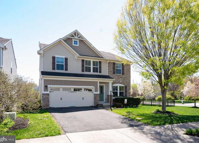 Property at 3304 Boathouse Rd, Warrenton, VA 20187, 4 beds, 3.5 baths