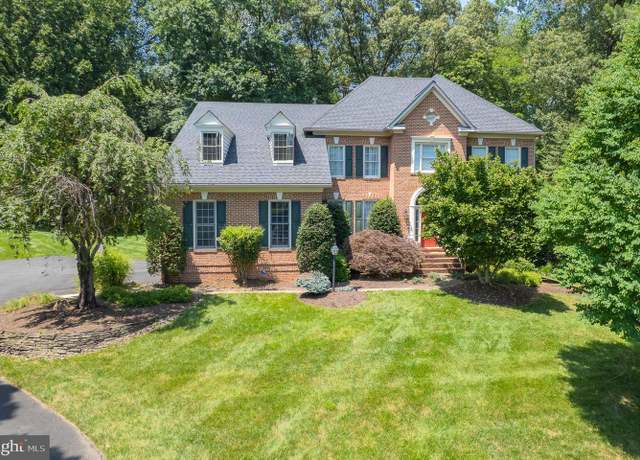 Property at 1050 Northfalls Ct, Great Falls, VA 22066, 6 beds, 4.5 baths
