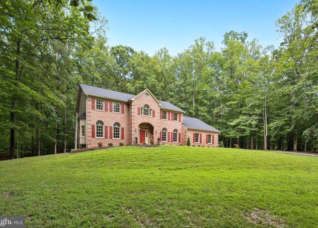 Property at 7505 Willowbrook Rd, Fairfax Station, VA 22039, 5 beds, 3 baths