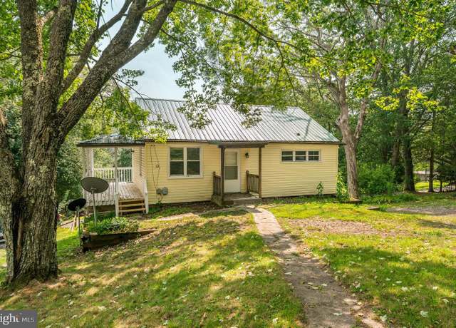 Property at 110 W Pennington St, Oakland, MD 21550, 2 beds, 1 bath