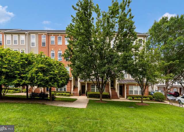 Property at 301-B Cross Green St Unit 301-B, Gaithersburg, MD 20878, 3 beds, 2.5 baths