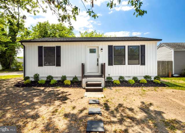 Property at 101 Roosevelt Blvd, Villas, NJ 08251, 2 beds, 1 bath