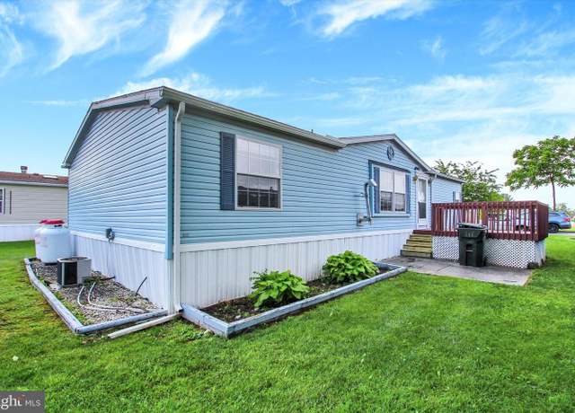 Property at 94 Sherrill Dr, New Oxford, PA 17350, 3 beds, 2 baths