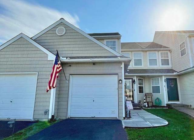 Property at 428 Gavin Dr, Coatesville, PA 19320, 3 beds, 2.5 baths