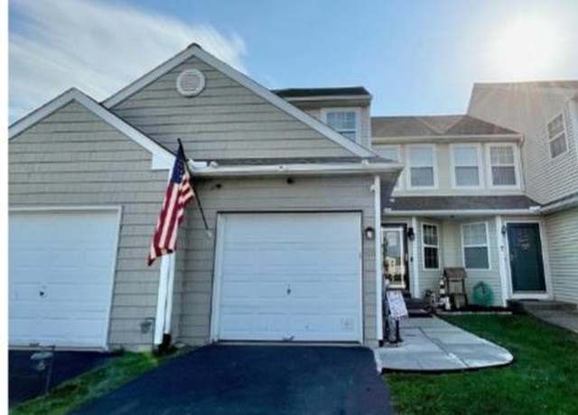 Property at 428 Gavin Dr, Coatesville, PA 19320, 3 beds, 2.5 baths