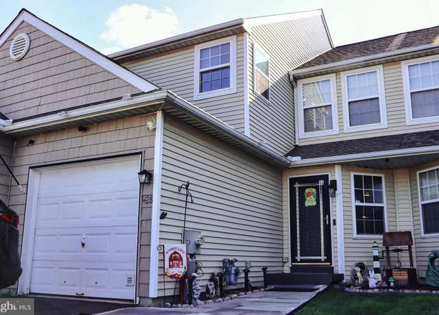 Property at 428 Gavin Dr, Coatesville, PA 19320, 3 beds, 2.5 baths