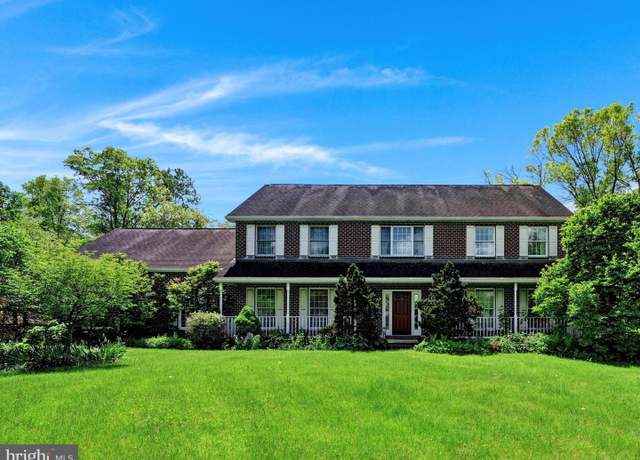 Property at 434 S Hertzler Rd, Elizabethtown, PA 17022, 4 beds, 2.5 baths