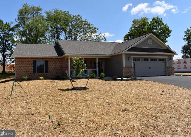 Property at 1449 Treeline Dr, Chambersburg, PA 17202, 3 beds, 2 baths