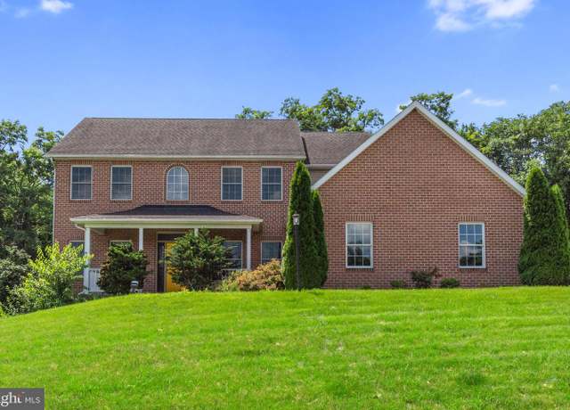 Property at 1852 Carrera Dr, Chambersburg, PA 17202, 5 beds, 3.5 baths