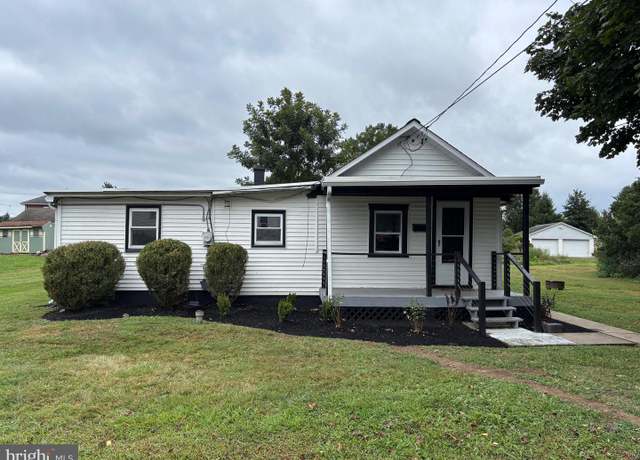 Property at 335 Ash St, Pottstown, PA 19464, 3 beds, 1 bath