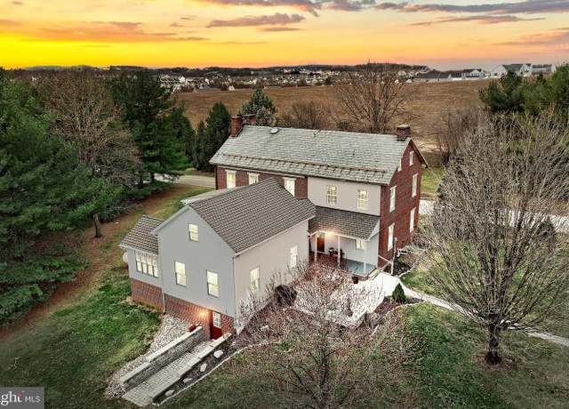 Property at 944 Sunnyside, York, PA 17408, 4 beds, 2.5 baths