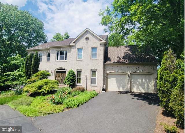 Property at 13019 Bankfoot Ct, Herndon, VA 20171, 4 beds, 3.5 baths