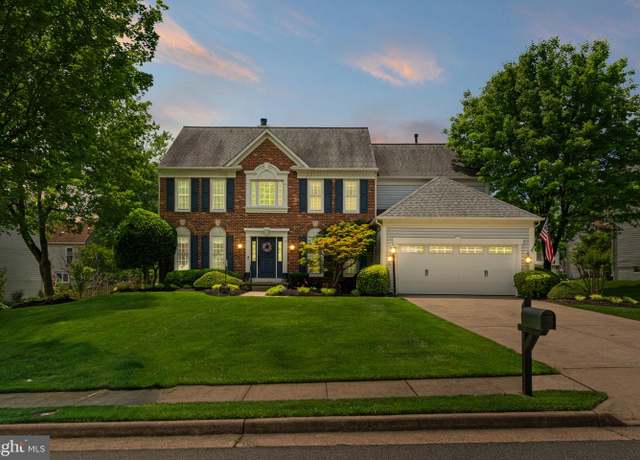 Property at 12702 Purdham Dr, Woodbridge, VA 22192, 4 beds, 3.5 baths