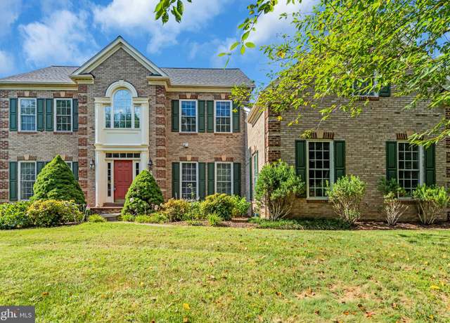 Property at 9800 Goldenberry Hill Ln, Manassas, VA 20112, 4 beds, 4 baths
