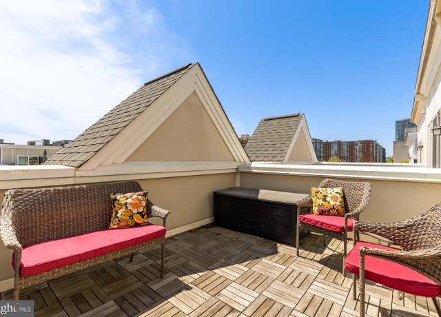 Property at 316 I St SE, Washington, DC 20003, 4 beds, 3.5 baths